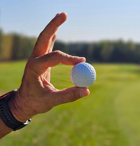 Bolas de golf recuperadas vs. nuevas, recicladas y reacondicionadas: ¿cuál elegir?