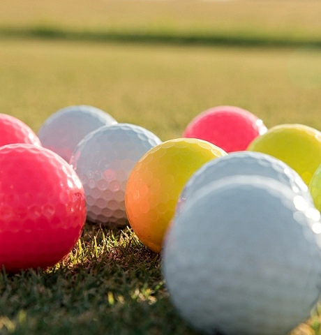 Guía definitiva para entender los grados de las bolas de golf usadas